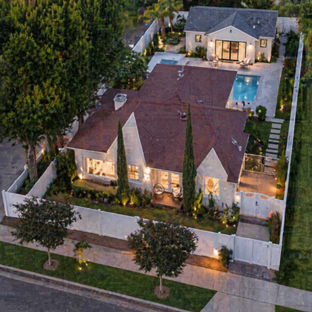 5907 Hesperia Avenue