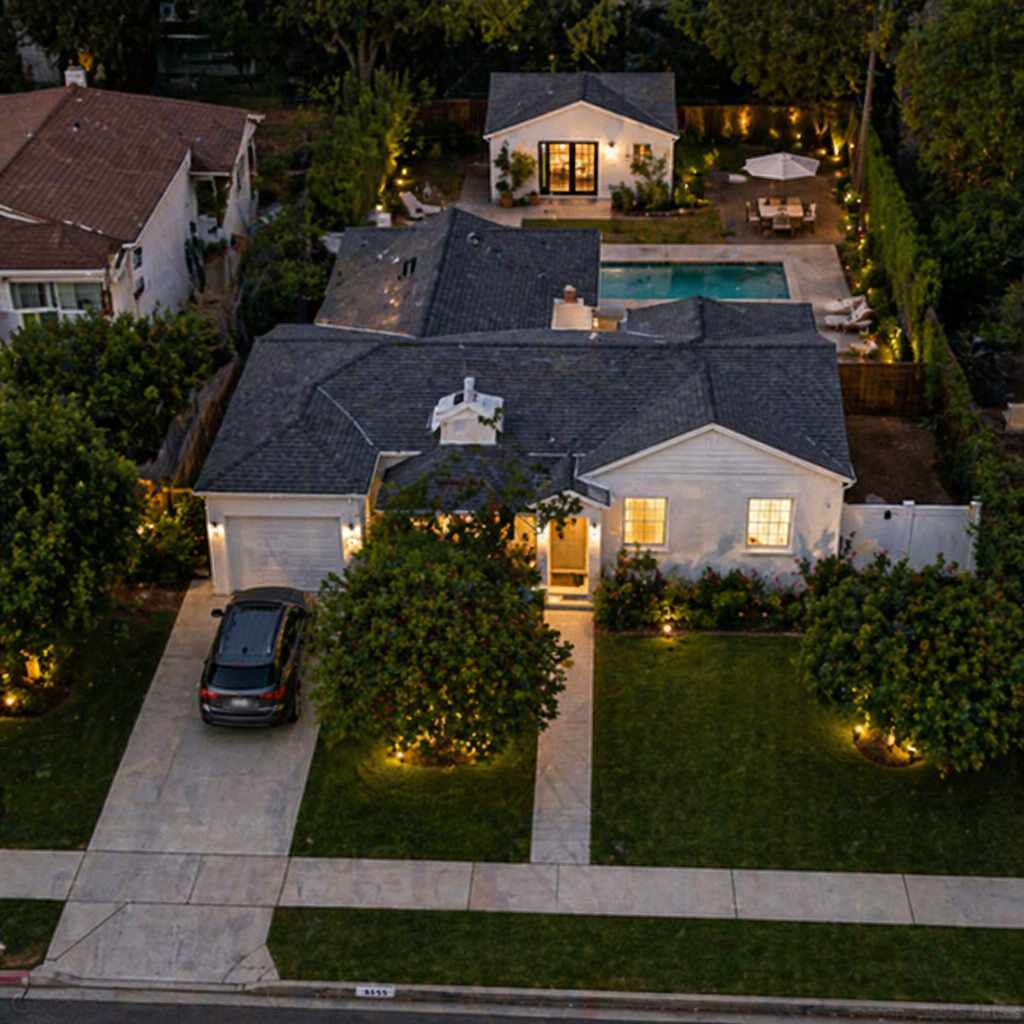 5855 Yarmouth Avenue