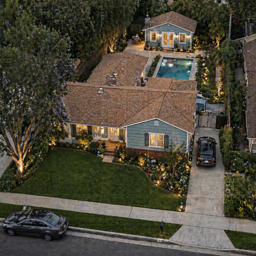 16561 Gilmore Street