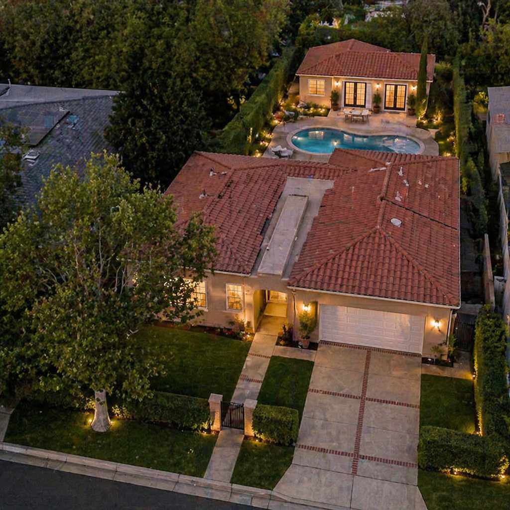 17440 Emelita Street