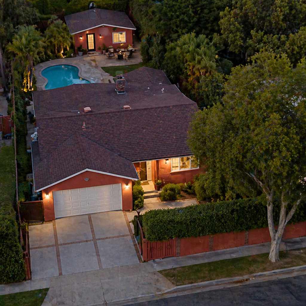 17220 Hatteras Street