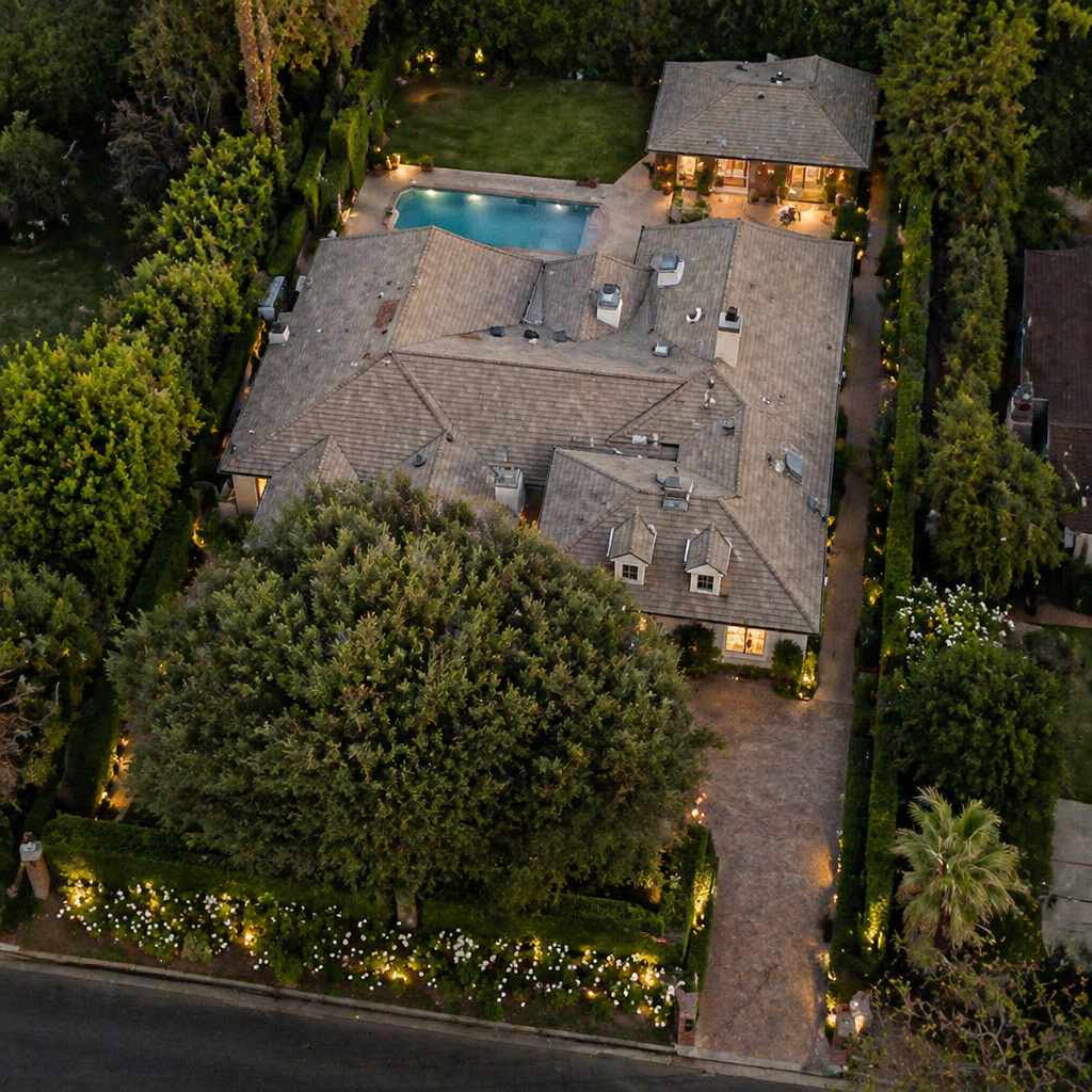 16937 Magnolia Boulevard