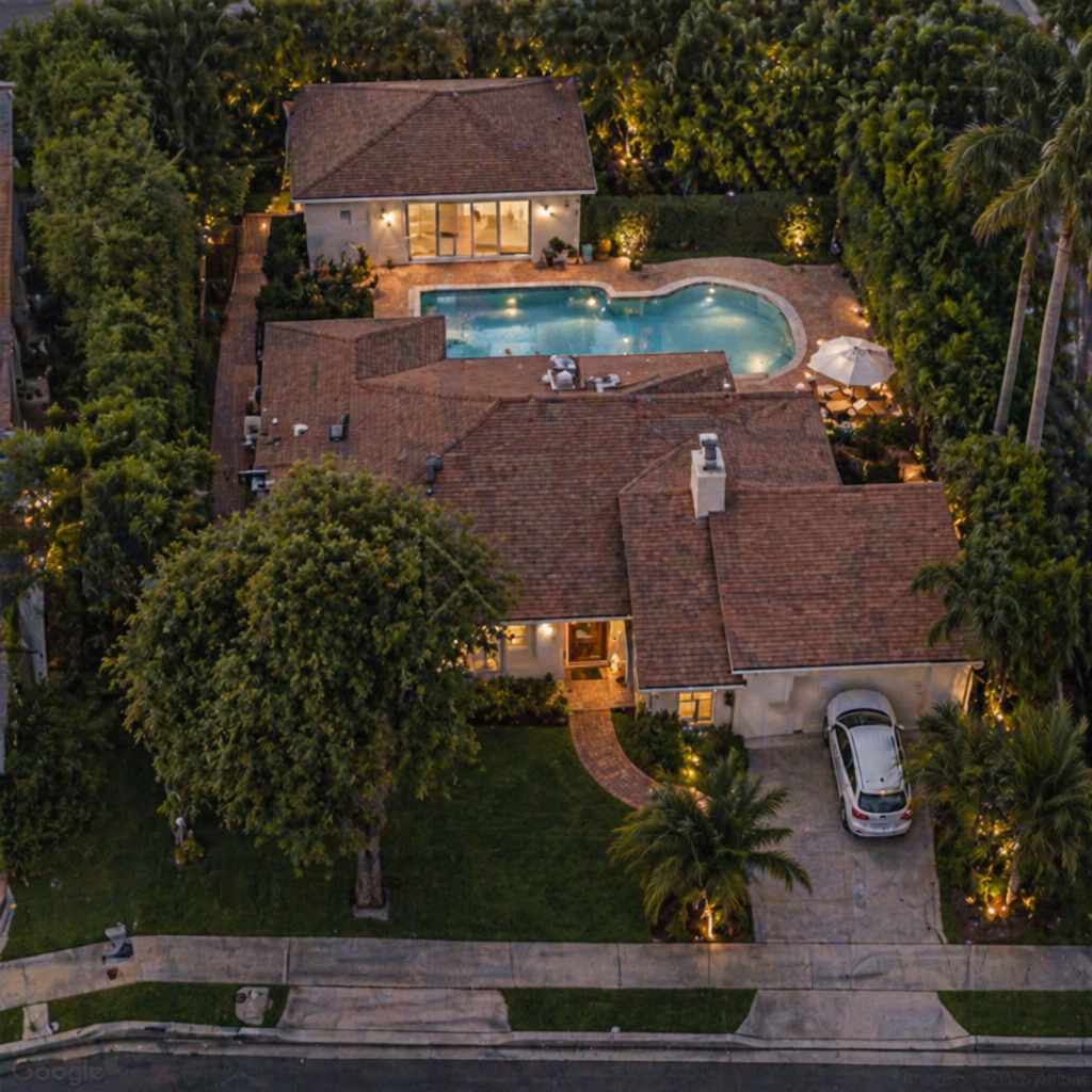 16646 Magnolia Boulevard