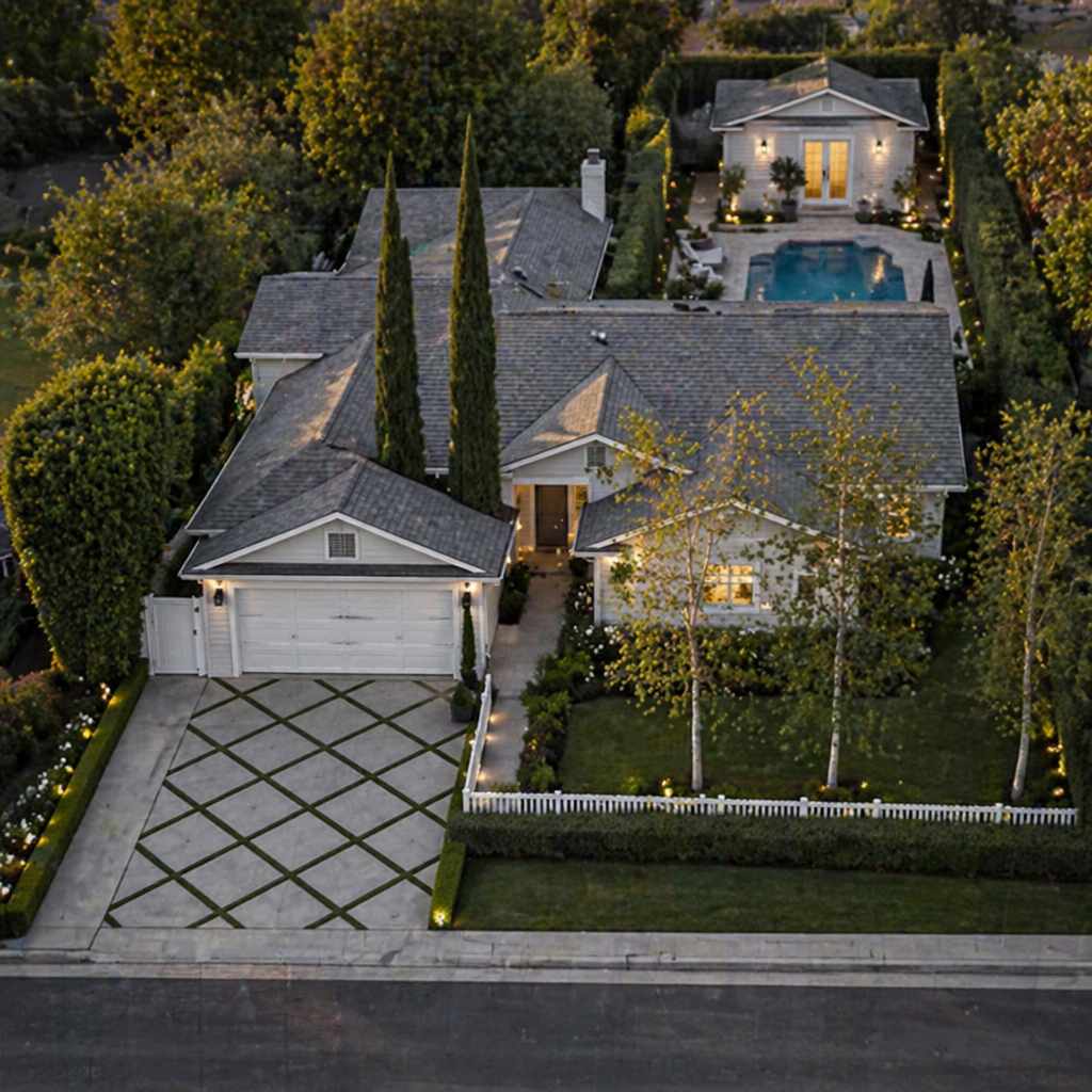 15448 Camarillo Street