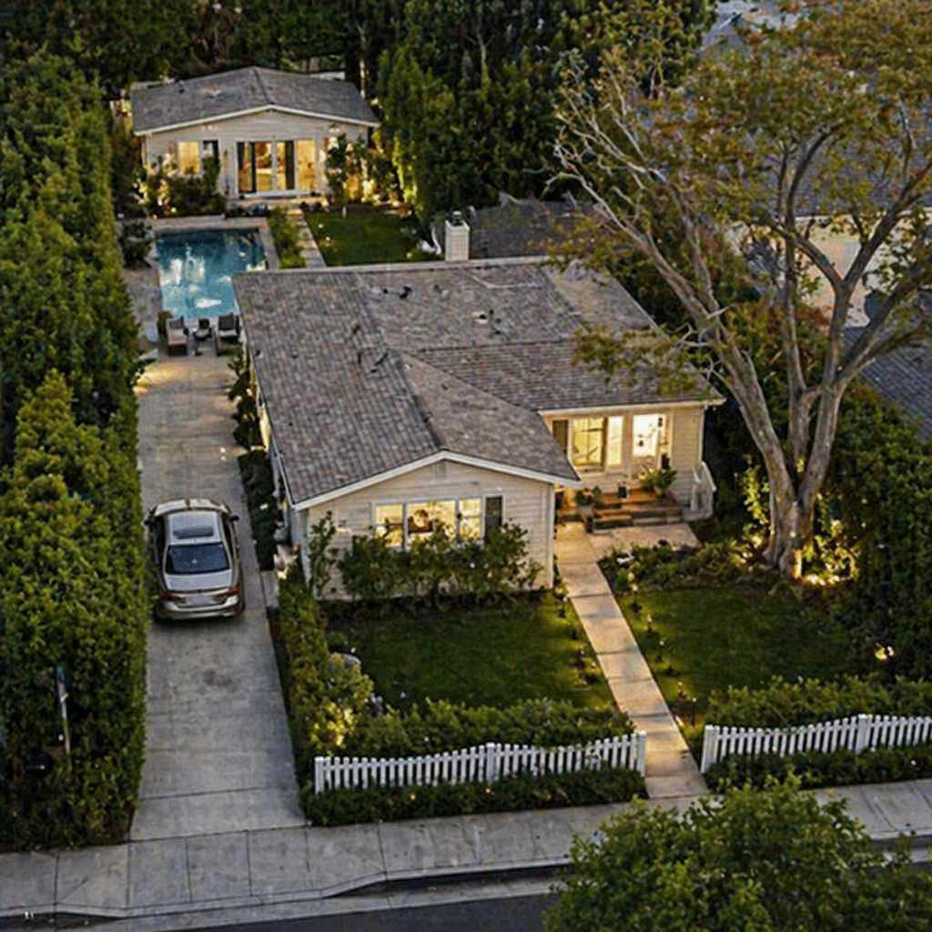 15133 Hartsook Street