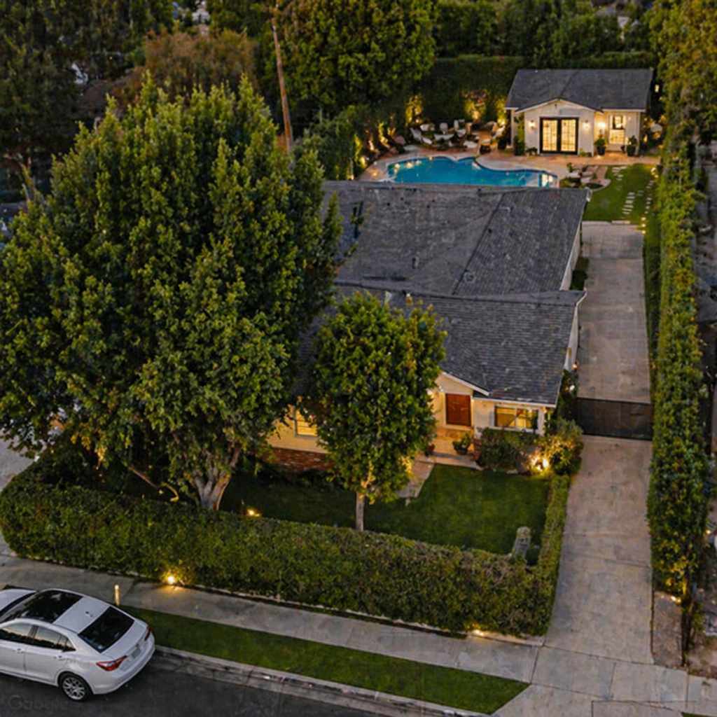 14655 Morrison Street