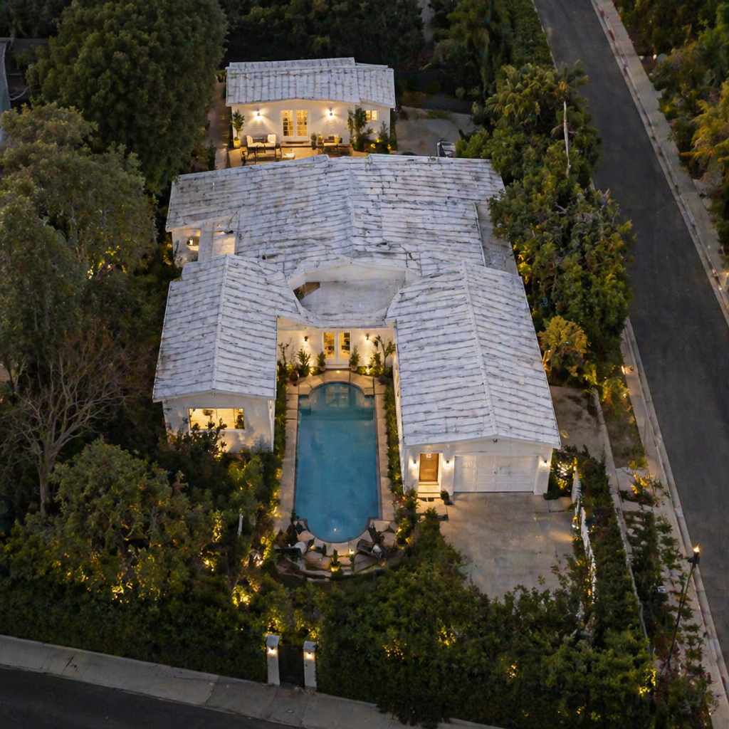 17500 Corinthian Drive